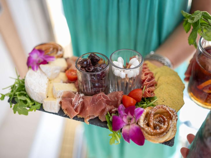 LUNAR ARC Bali 5.4 - charcuterie LUNAR ARC Bali 5.4 - charcuterie