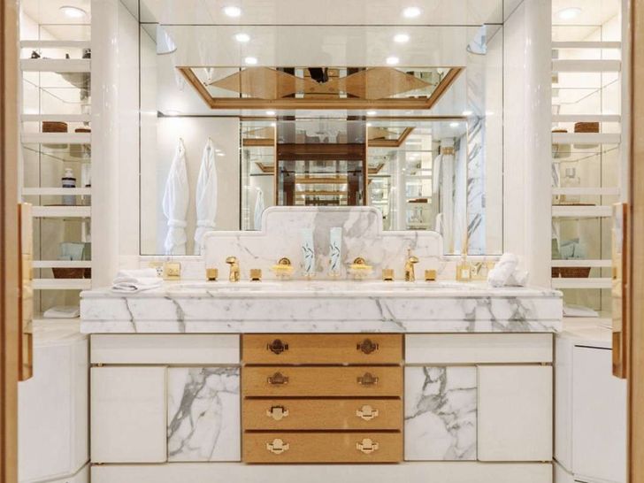 KASSANDRA Feadship 47m - master cabin bathroom KASSANDRA Feadship 47m - master cabin bathroom