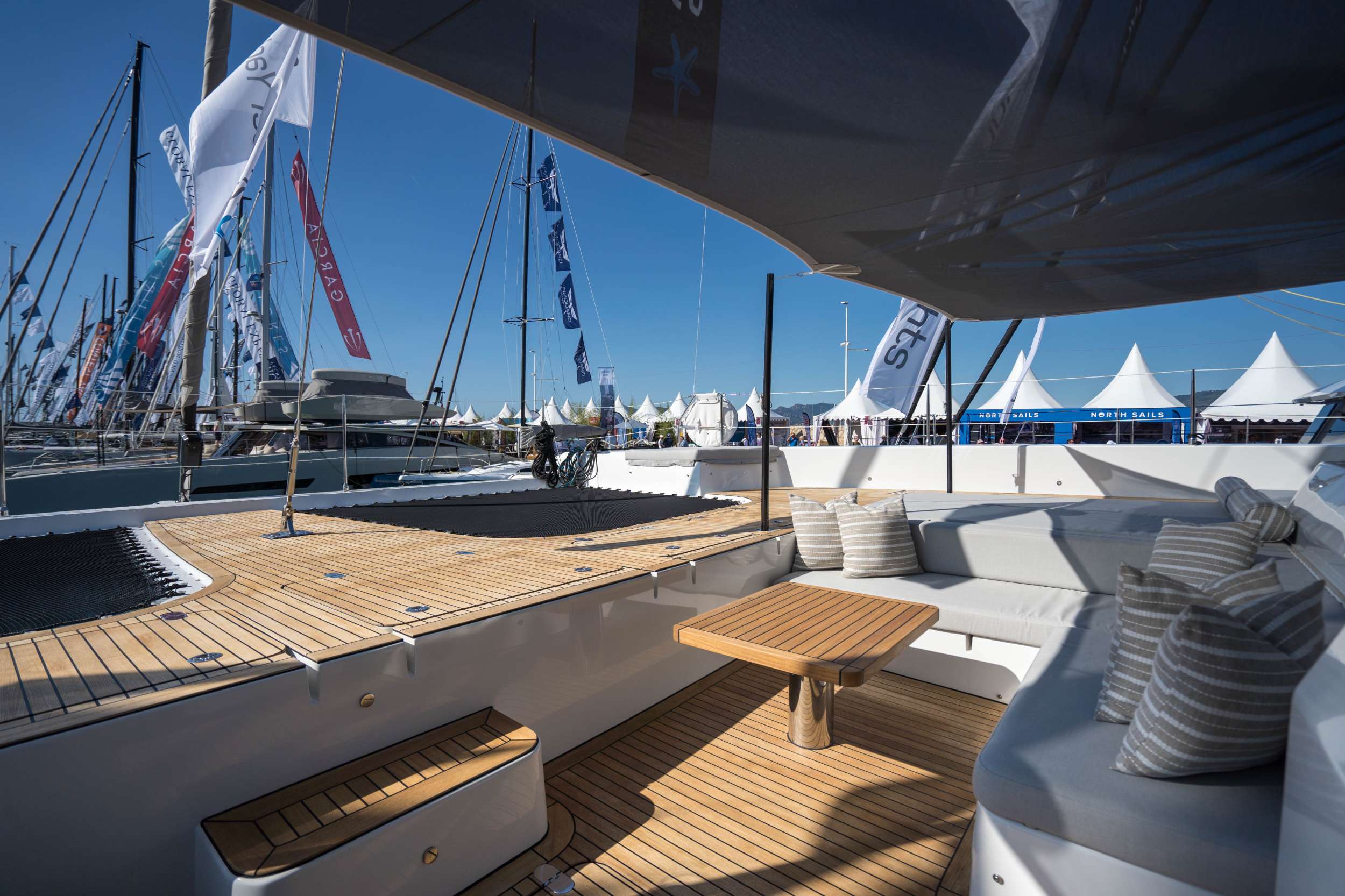 Charter Yacht ANKAWER VI - Sunreef 70 - 4 Cabins - Nassau - Exumas - Bahamas