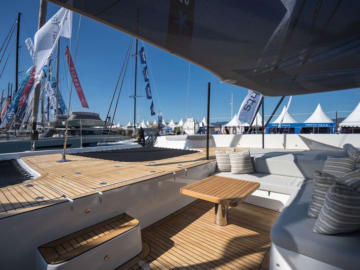 ANKAWER VI Sunreef 70 - foredeck lounge ANKAWER VI Sunreef 70 - foredeck lounge