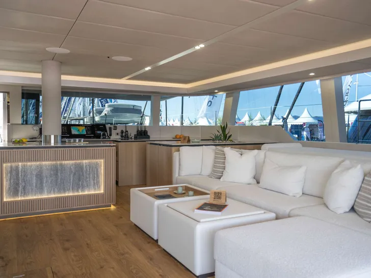 ANKAWER VI Sunreef 70 - saloon lounge ANKAWER VI Sunreef 70 - saloon lounge