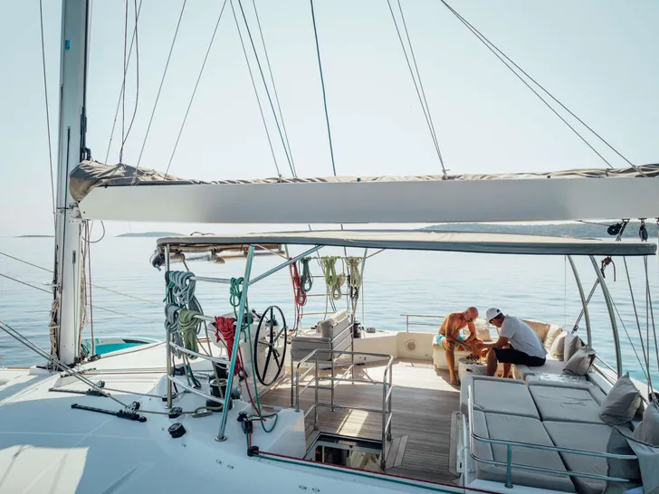 BAZA Lagoon 560 - flybridge BAZA Lagoon 560 - flybridge
