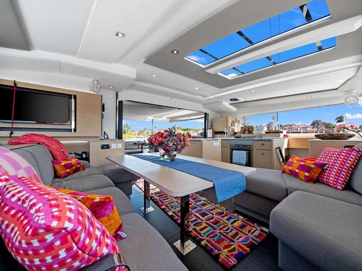 HALCYON Fountaine Pajot Aura 51 - saloon seating HALCYON Fountaine Pajot Aura 51 - saloon seating