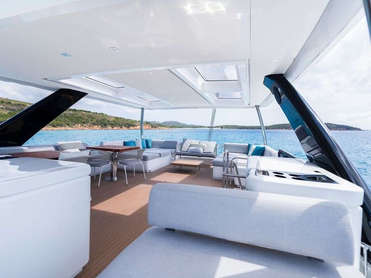 SPIRIT OF PONANT Lagoon Seventy 7 - flybridge SPIRIT OF PONANT Lagoon Seventy 7 - flybridge