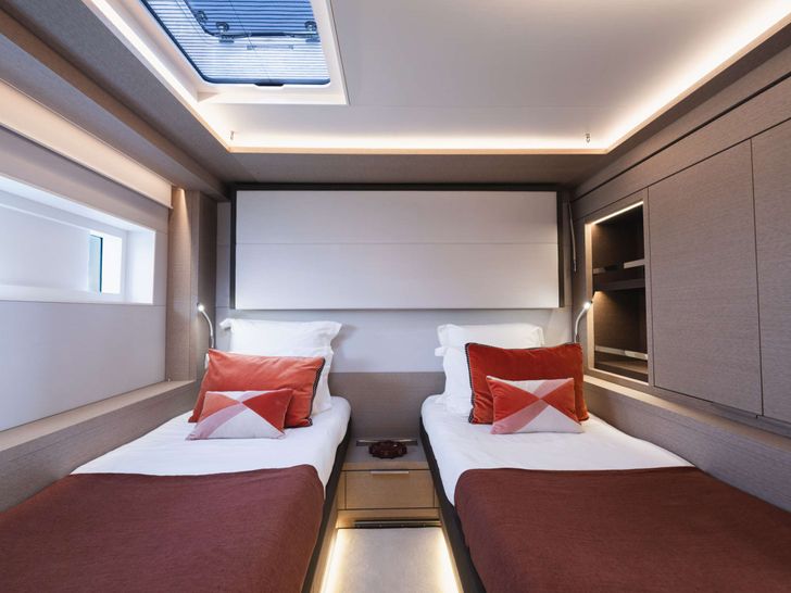 LA DÉSIRADE Lagoon Seventy 7 - twin cabin LA DÉSIRADE Lagoon Seventy 7 - twin cabin