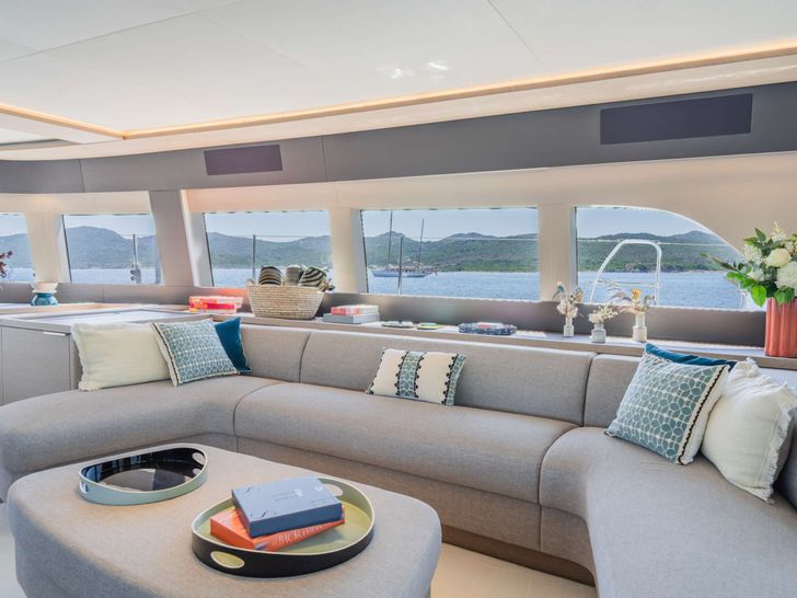 LA DÉSIRADE Lagoon Seventy 7 - saloon seating LA DÉSIRADE Lagoon Seventy 7 - saloon seating