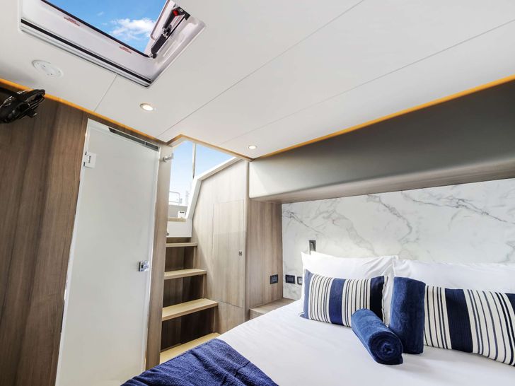 RUMRUNNER Seaview 69 RUMRUNNER Seaview 69