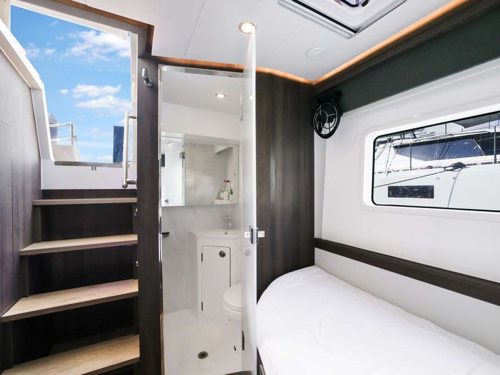 RUMRUNNER Seaview 69 RUMRUNNER Seaview 69
