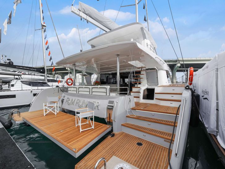 RUMRUNNER Seaview 69 RUMRUNNER Seaview 69