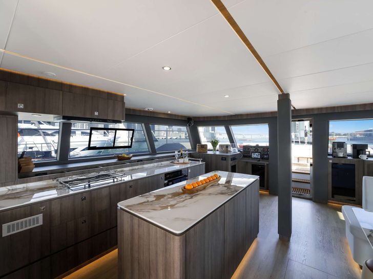 RUMRUNNER Seaview 69 RUMRUNNER Seaview 69