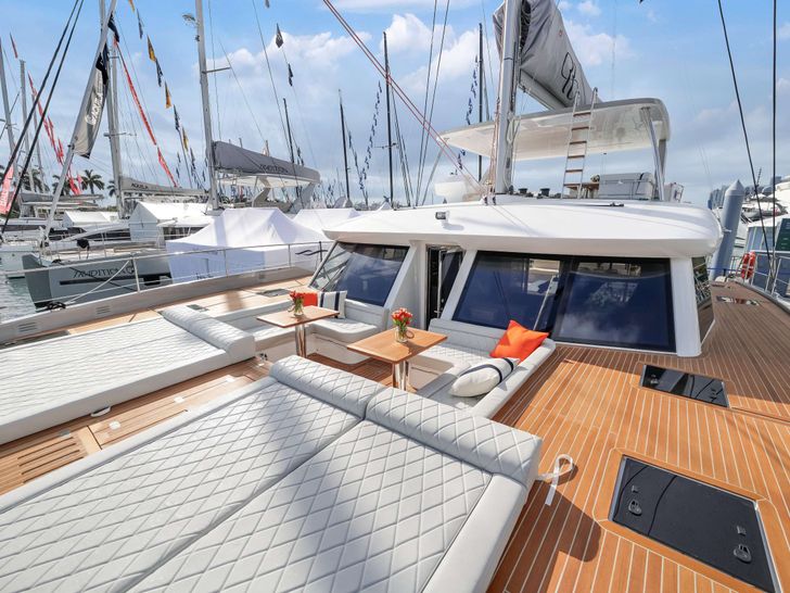 RUMRUNNER Seaview 69 RUMRUNNER Seaview 69