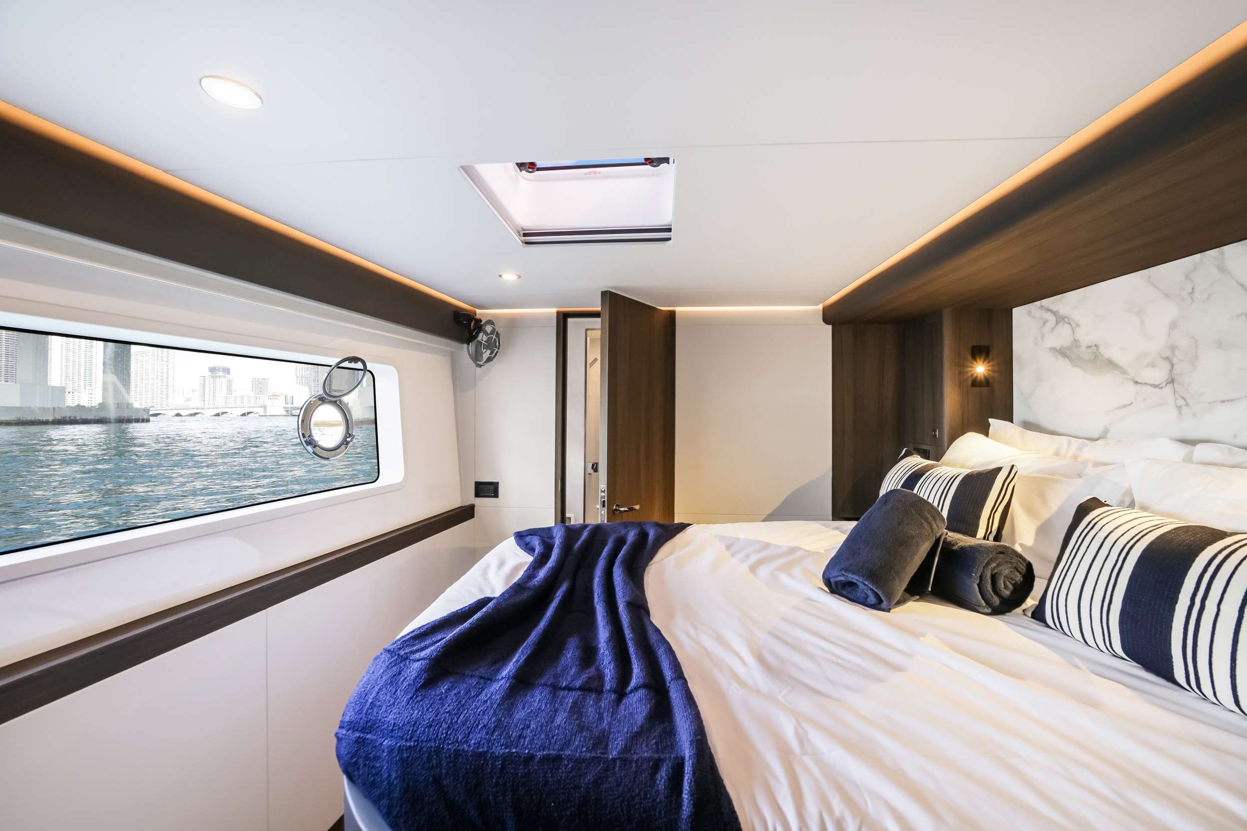 Charter Yacht RUMRUNNER - Seaview 59 - 5 Cabins - Tortola - Anegada - Virgin Gorda - BVI - Caribbean