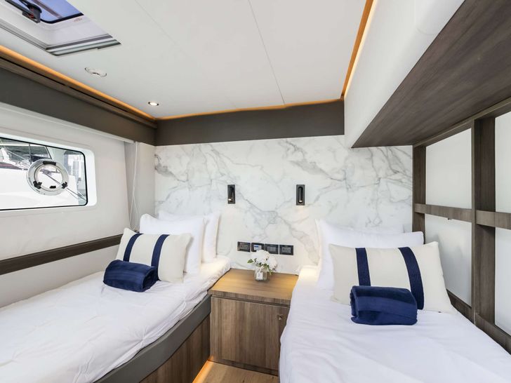 RUMRUNNER Seaview 69 RUMRUNNER Seaview 69