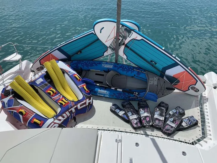 CHANGES IN LATITUDES Leopard 50 - water toys CHANGES IN LATITUDES Leopard 50 - water toys