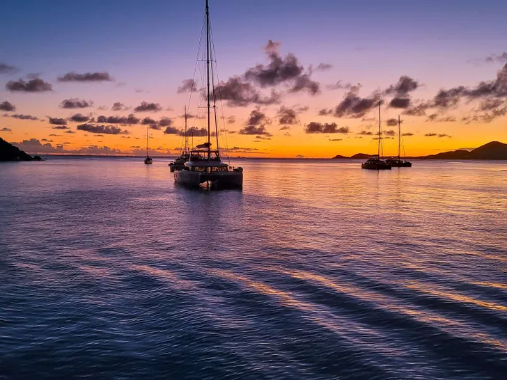 NEON MOON Lagoon 450 - under the Caribbean sunset NEON MOON Lagoon 450 - under the Caribbean sunset