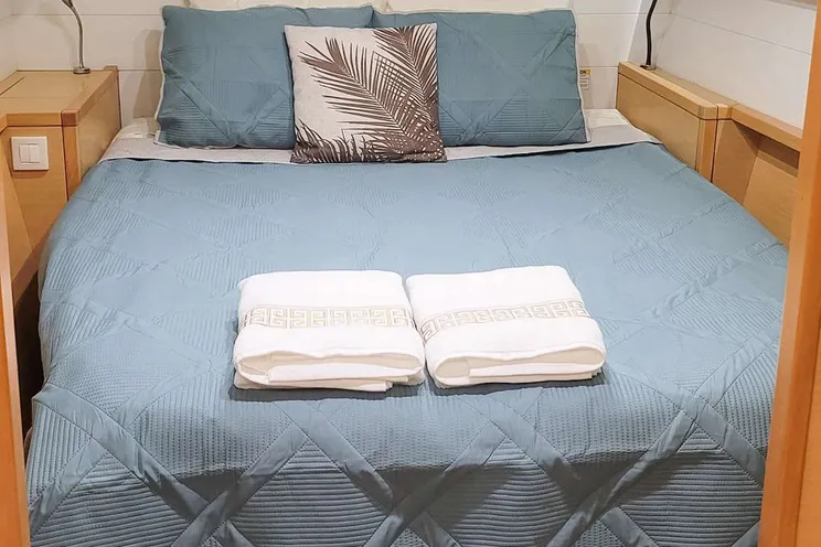 Charter Yacht NEON MOON - Lagoon 450 - 3 Cabins - Tortola - Anegada - Virgin Gorda - BVI - Caribbean