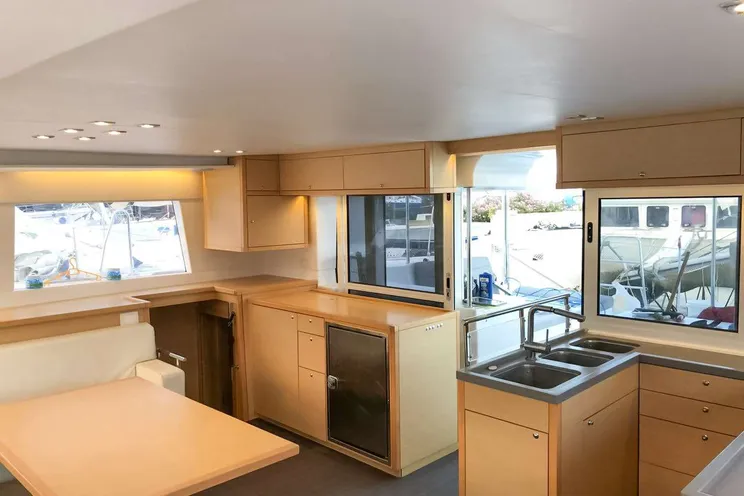 Charter Yacht NEON MOON - Lagoon 450 - 3 Cabins - Tortola - Anegada - Virgin Gorda - BVI - Caribbean