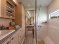 FASCHING Fountaine Pajot MY5 - master cabin bathroom FASCHING Fountaine Pajot MY5 - master cabin bathroom