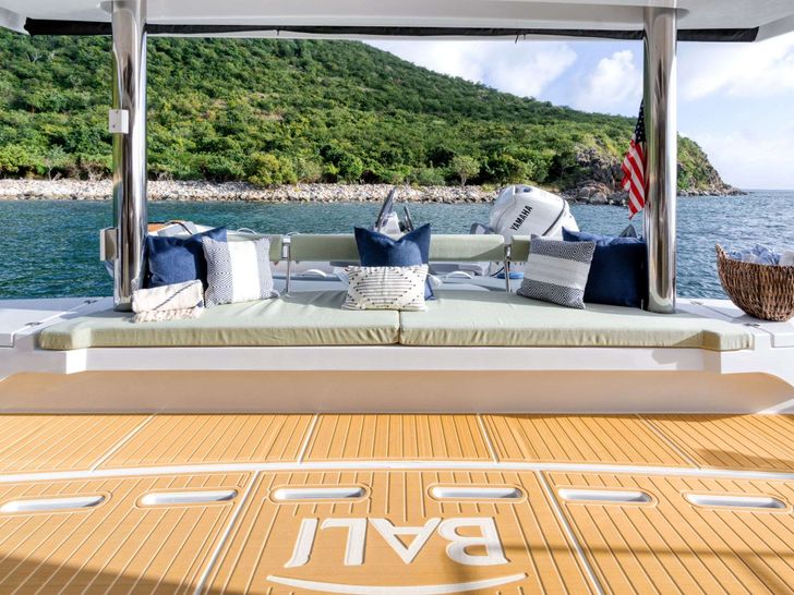 Allegra Aft Deck Seating Allegra Aft Deck Seating