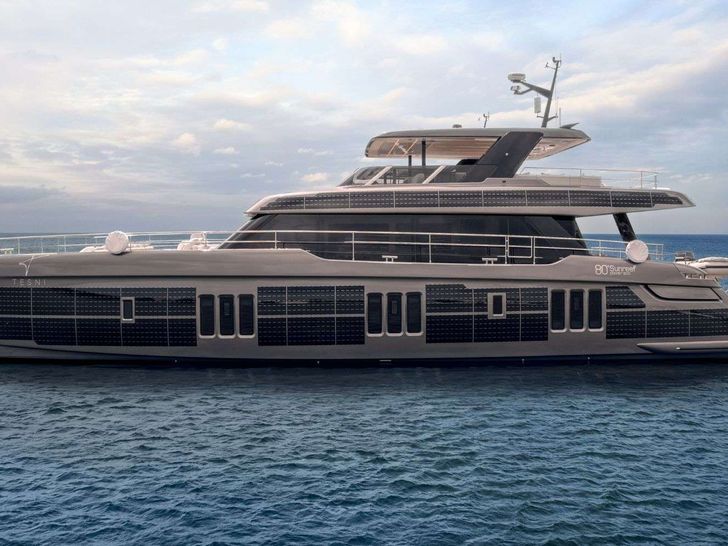 TESNI Sunreef 80 - Side profile TESNI Sunreef 80 - Side profile