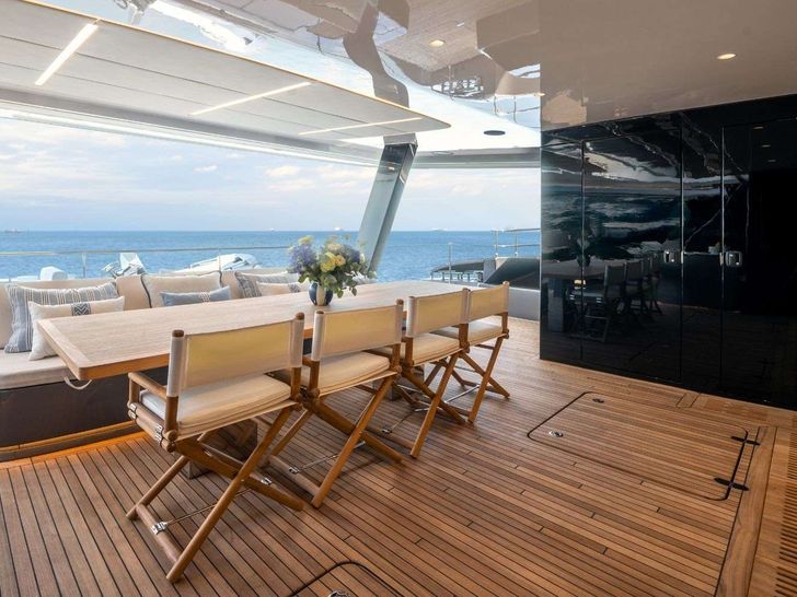 TESNI Sunreef 80 - Alfresco dining area TESNI Sunreef 80 - Alfresco dining area