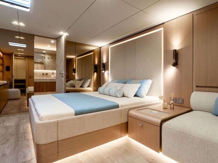 TESNI Sunreef 80 - Bedroom 1 TESNI Sunreef 80 - Bedroom 1