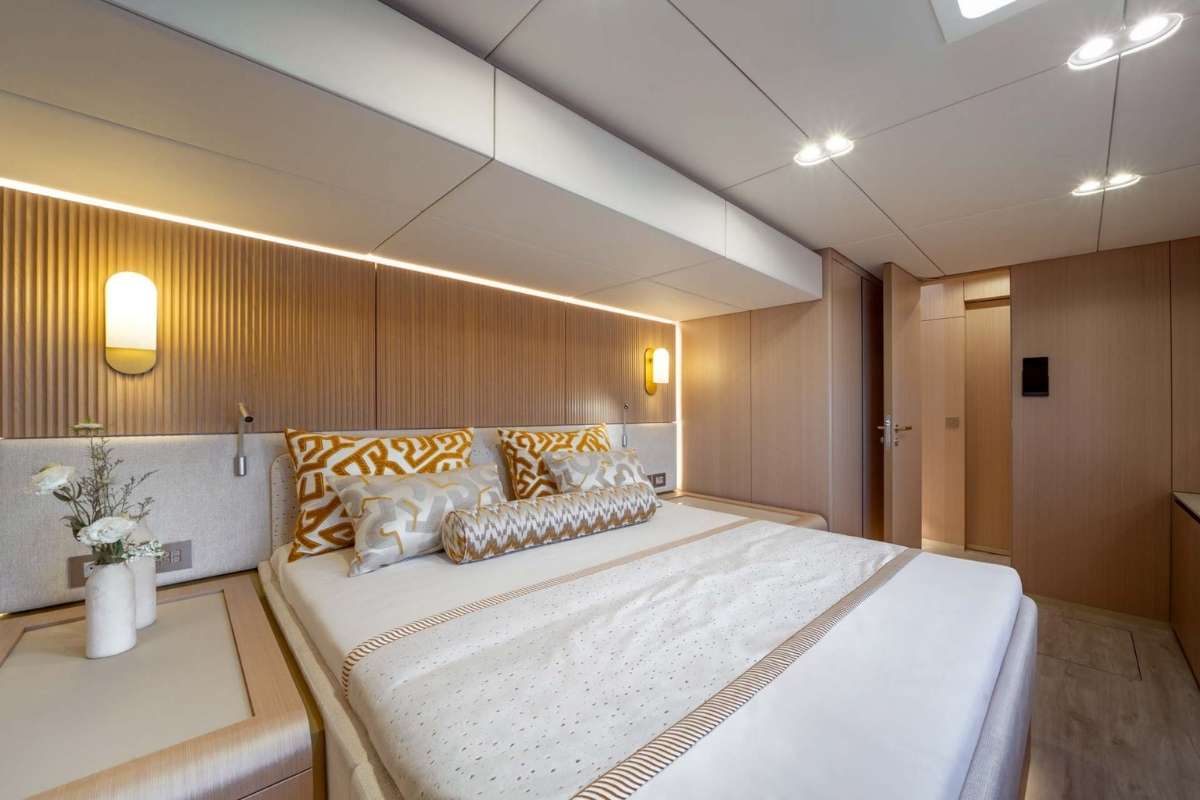 Charter Yacht TESNI - Sunreef 80 Power Eco - 4 Cabins - Tortola - Virgin Gorda - Anegada - British Virgin Islands - Caribbean - Western Mediterranean