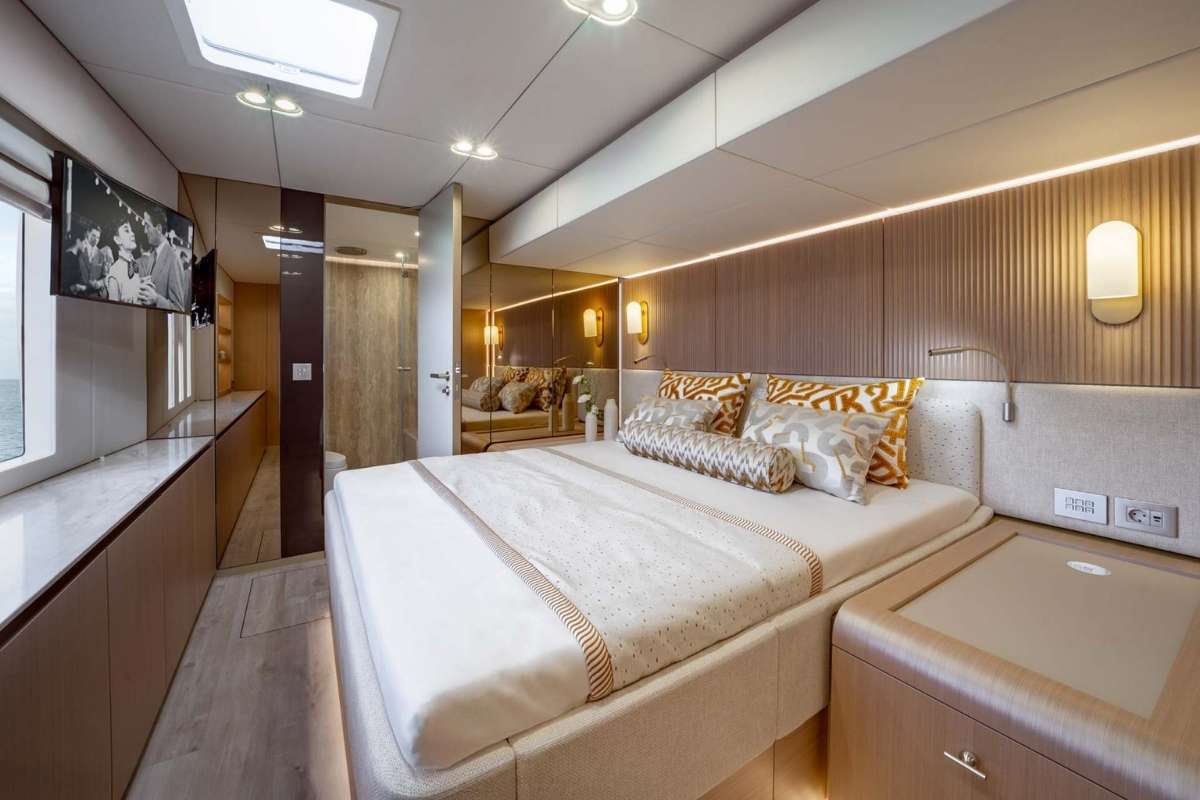 Charter Yacht TESNI - Sunreef 80 Power Eco - 4 Cabins - Tortola - Virgin Gorda - Anegada - British Virgin Islands - Caribbean - Western Mediterranean