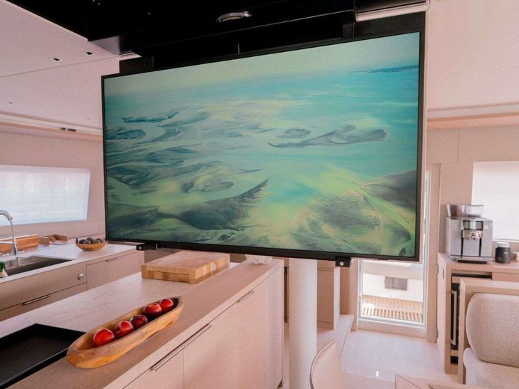 LADY ROSE Lagoon Sixty 5 - Entertainment system LADY ROSE Lagoon Sixty 5 - Entertainment system
