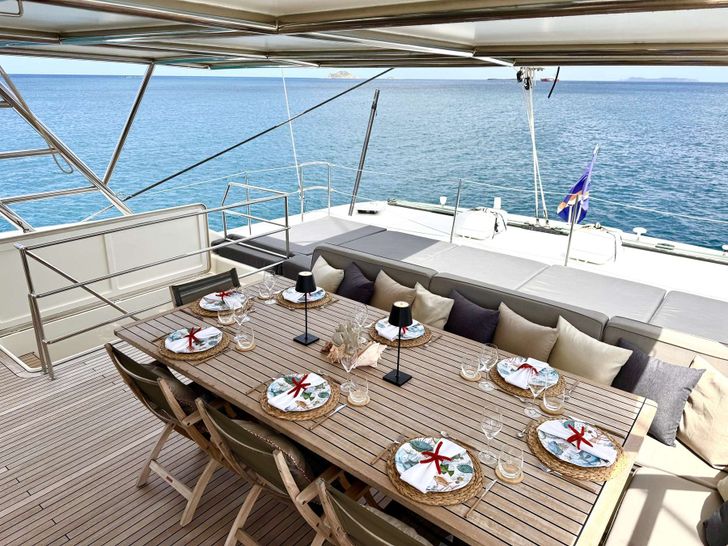 LITTLE GIANT Sunreef 88 Double Deck - Aft Dining LITTLE GIANT Sunreef 88 Double Deck - Aft Dining