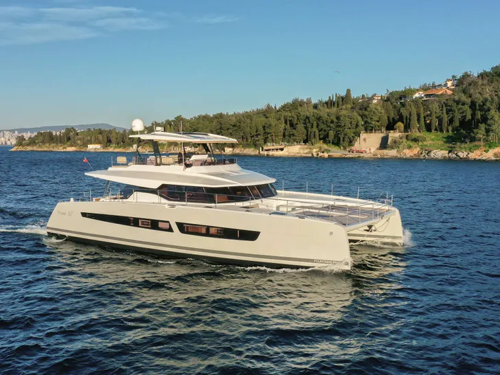 ARIVA Fountaine Pajot Power 67 - profile ARIVA Fountaine Pajot Power 67 - profile