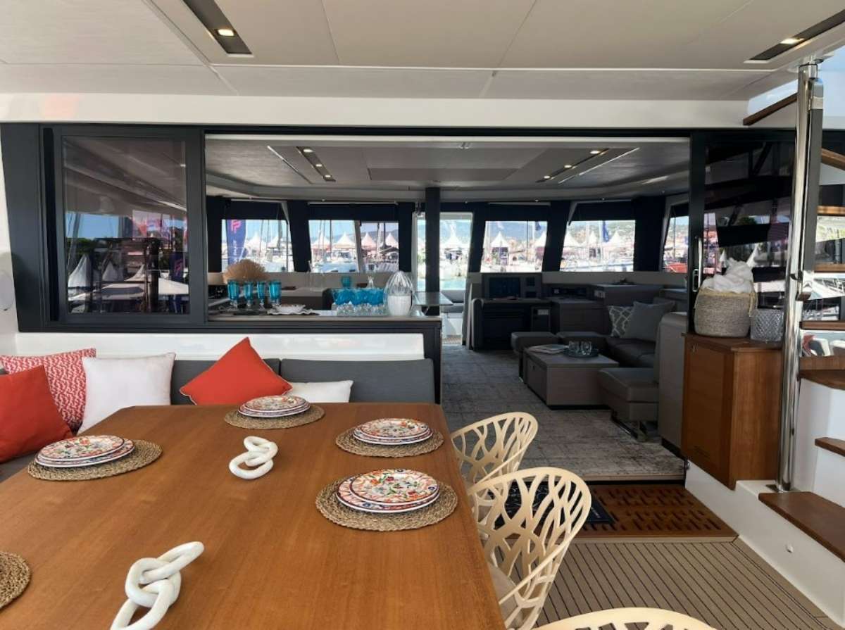 AZURE Fountaine Pajot Samana 59 - aft deck alfresco dining area