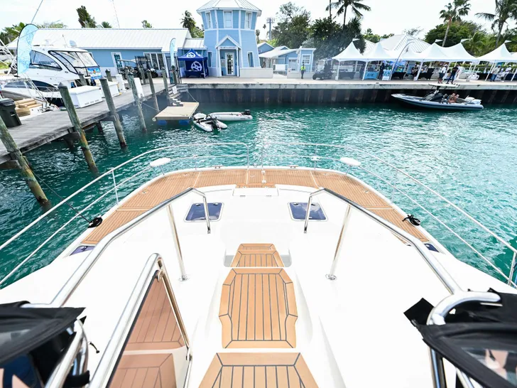 BEACH BOOMER Aquila 44 - Foredeck with View BEACH BOOMER Aquila 44 - Foredeck with View