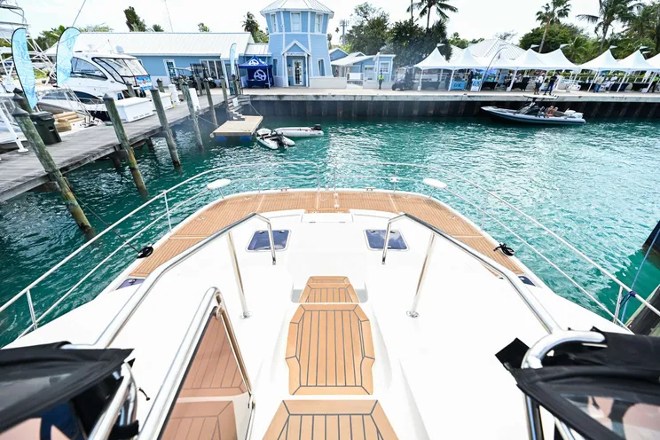 Charter Yacht BEACH BOOMER I - Aquila 44 - 3 Cabins - Nassau - Exumas - Bahamas