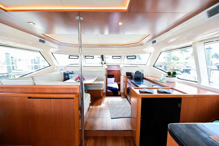 Charter Yacht BEACH BOOMER I - Aquila 44 - 3 Cabins - Nassau - Exumas - Bahamas