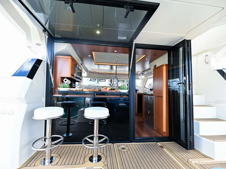 BEACH BOOMER Aquila 44 - Aft Deck Barstools BEACH BOOMER Aquila 44 - Aft Deck Barstools