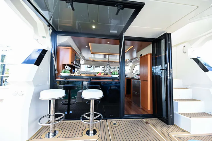 Charter Yacht BEACH BOOMER I - Aquila 44 - 3 Cabins - Nassau - Exumas - Bahamas