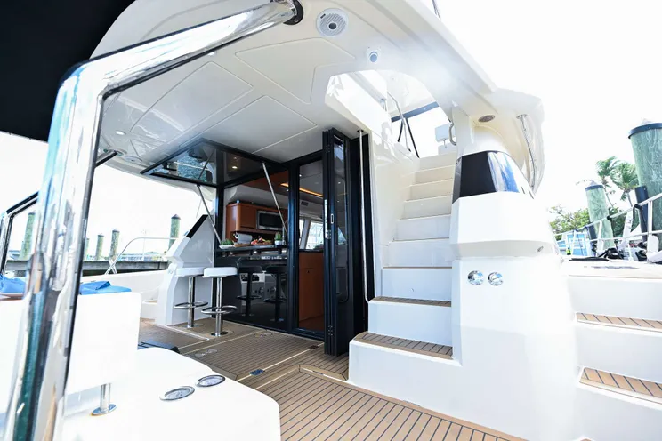 Charter Yacht BEACH BOOMER I - Aquila 44 - 3 Cabins - Nassau - Exumas - Bahamas