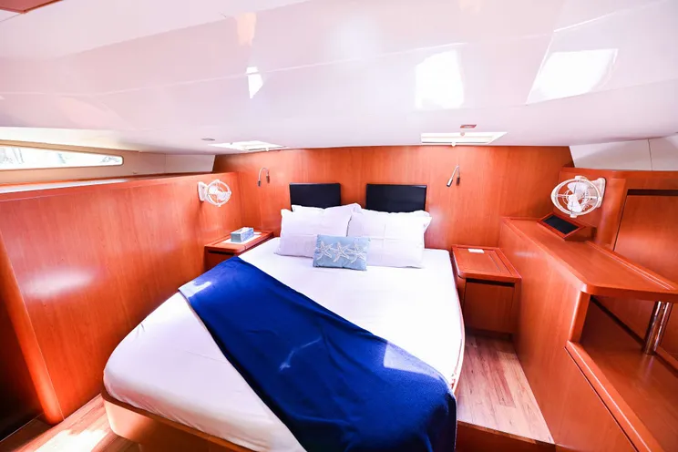 Charter Yacht BEACH BOOMER I - Aquila 44 - 3 Cabins - Nassau - Exumas - Bahamas