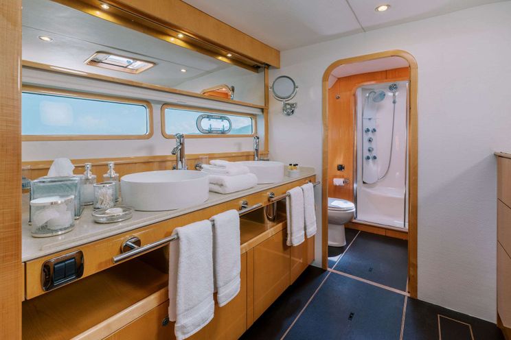 Charter Yacht AVANTI - Privilege 745 - 4 Cabins - St Martin - St Barths - Leewards - Caribbean