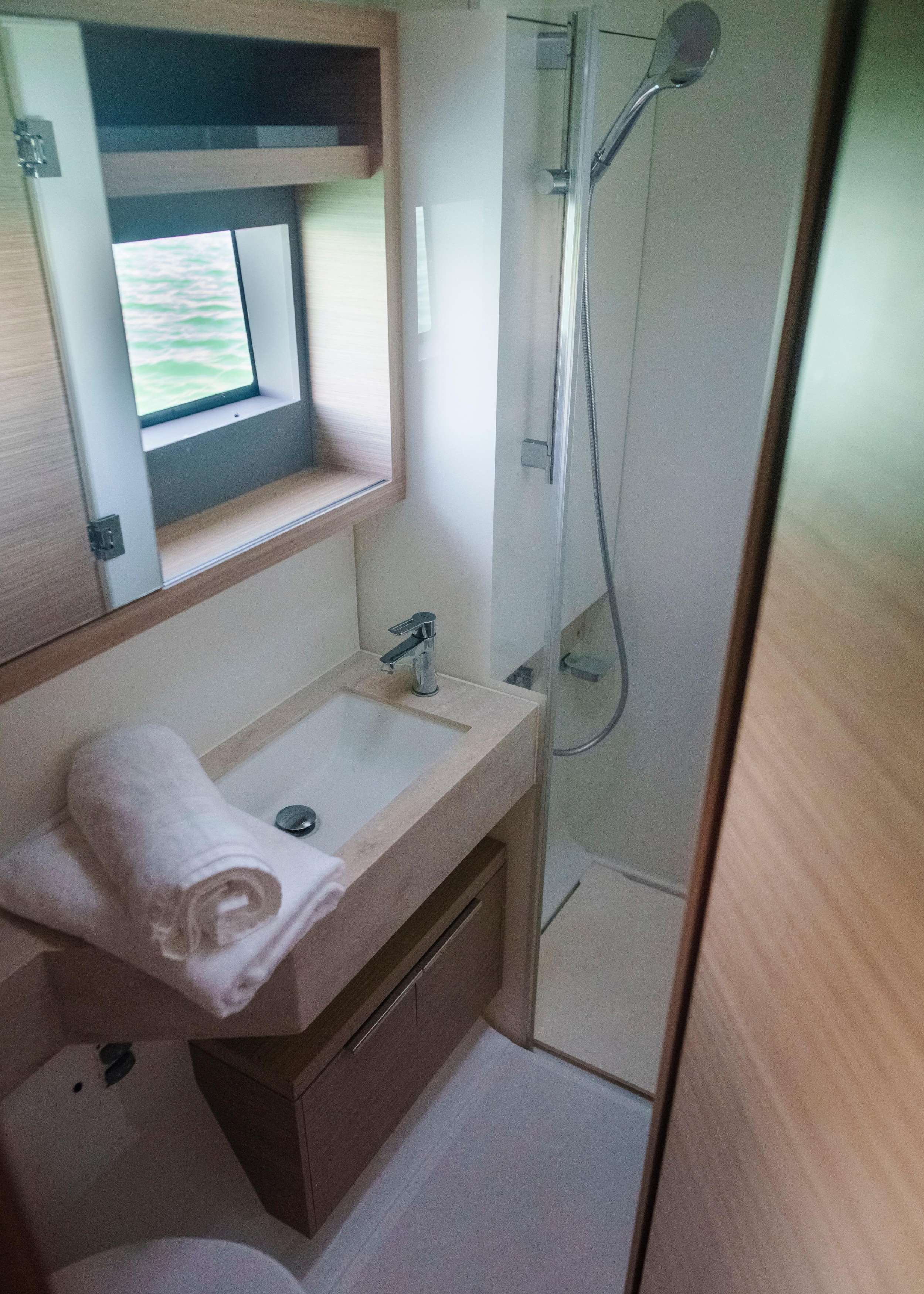 Charter Yacht BELLISSIMA - Lagoon 51 - 5 Cabins - Drowned Cayes - Goff's Caye - St. George`s Caye - Belize