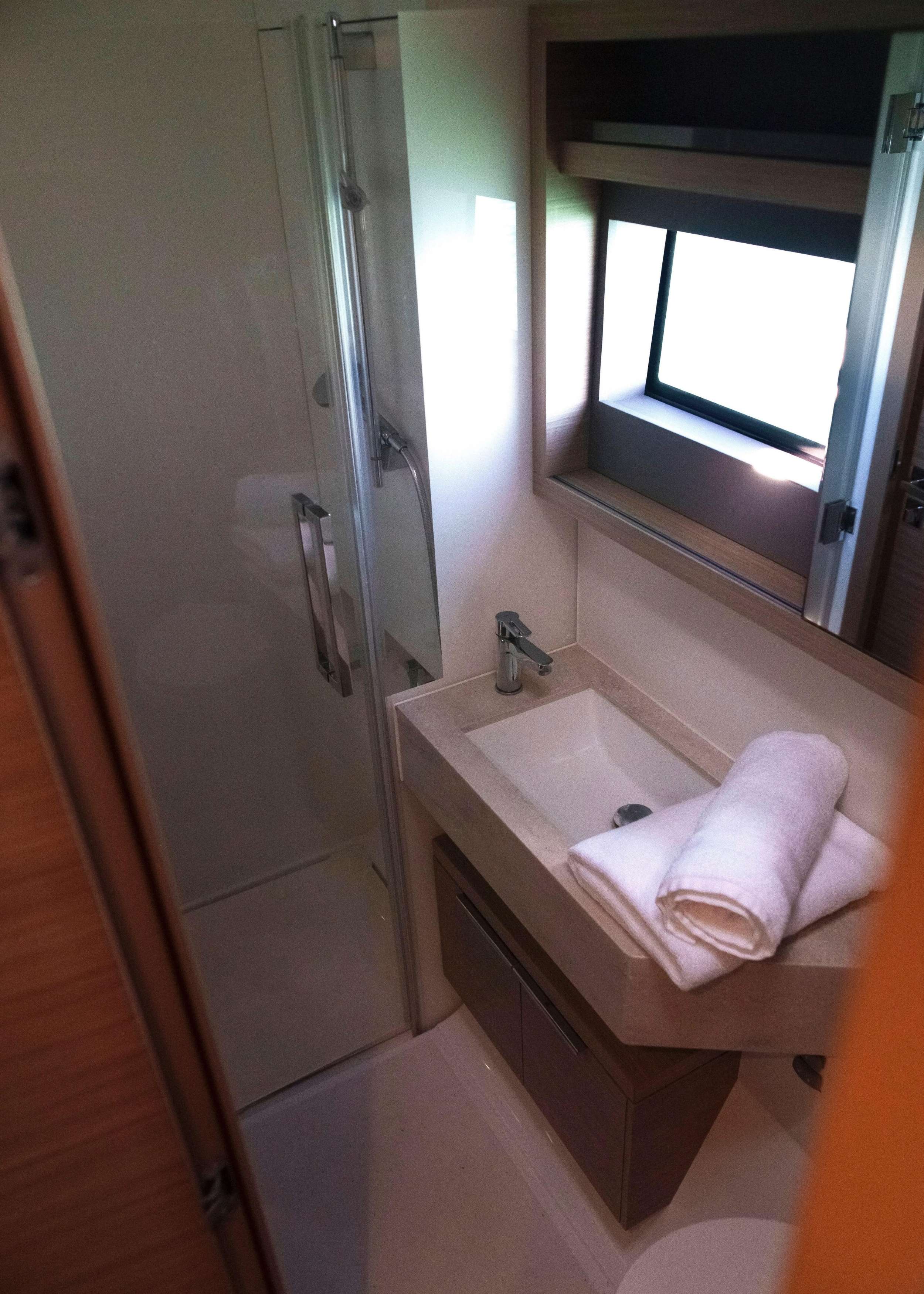 Charter Yacht BELLISSIMA - Lagoon 51 - 5 Cabins - Drowned Cayes - Goff's Caye - St. George`s Caye - Belize