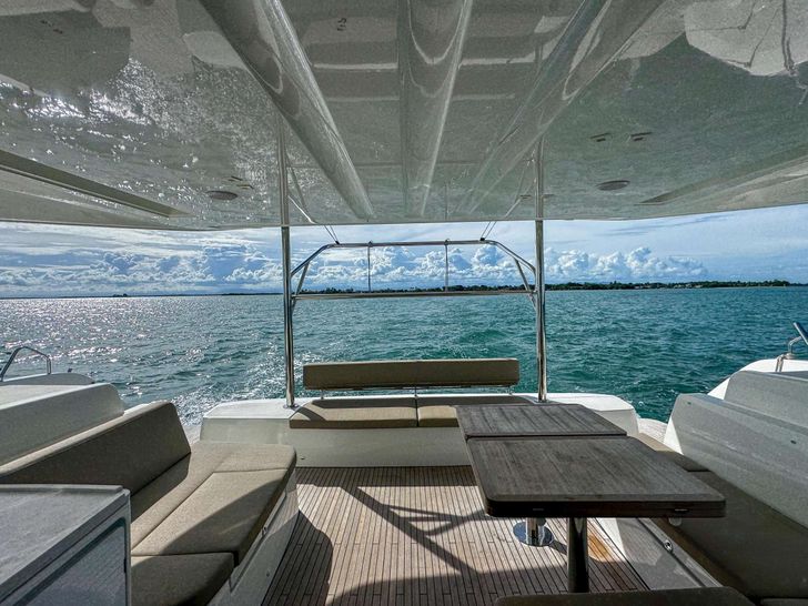 BELLISSIMA Lagoon 51 - aft deck lounge and dining area BELLISSIMA Lagoon 51 - aft deck lounge and dining area