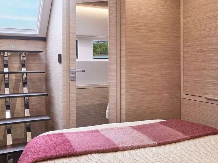 LULU Lagoon 55 - VIP cabin 2 bathroom entrance and access to the exterior LULU Lagoon 55 - VIP cabin 2 bathroom entrance and access to the exterior