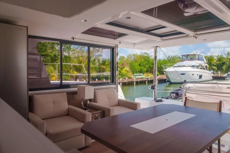 Charter Yacht POINT CLEAR - Bali 4.4 - 3 Cabins - Placencia - Drowned Cayes - Goff's Caye - St. George`s Caye - Belize