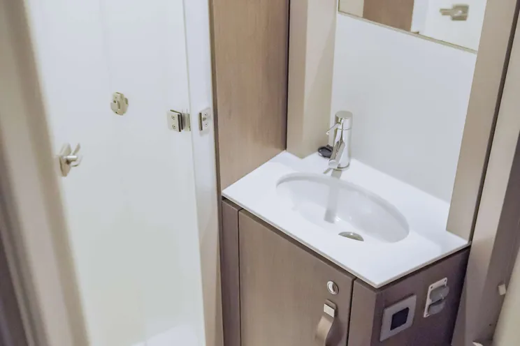 Charter Yacht POINT CLEAR - Bali 4.4 - 3 Cabins - Placencia - Drowned Cayes - Goff's Caye - St. George`s Caye - Belize