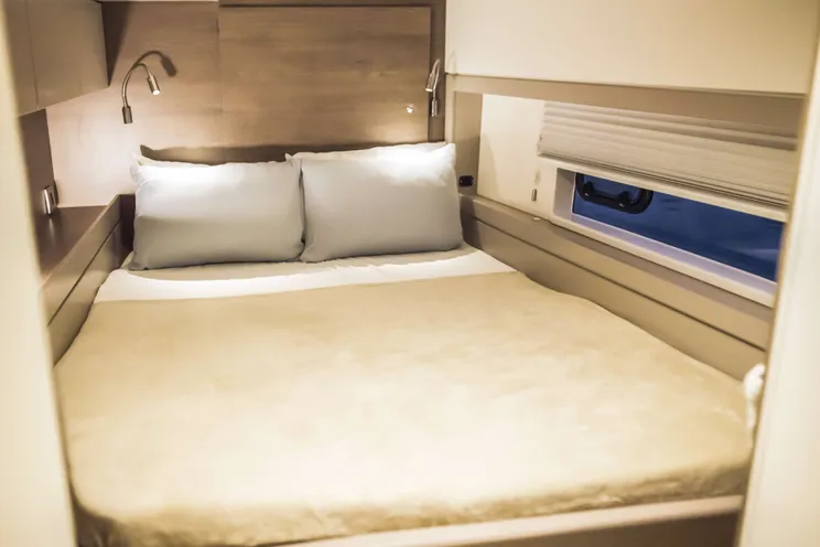 Charter Yacht POINT CLEAR - Bali 4.4 - 3 Cabins - Placencia - Drowned Cayes - Goff's Caye - St. George`s Caye - Belize