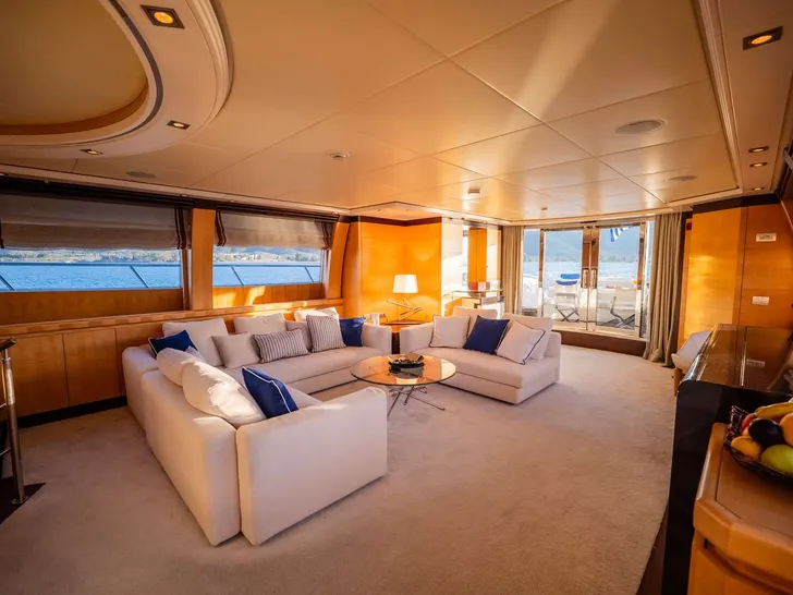 LIBERDADE ISA 133 - main saloon LIBERDADE ISA 133 - main saloon