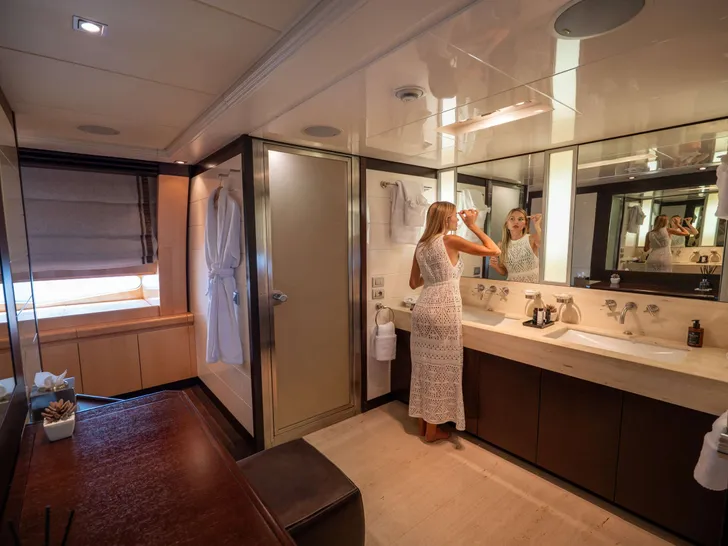 LIBERDADE ISA 133 - master cabin bathroom LIBERDADE ISA 133 - master cabin bathroom