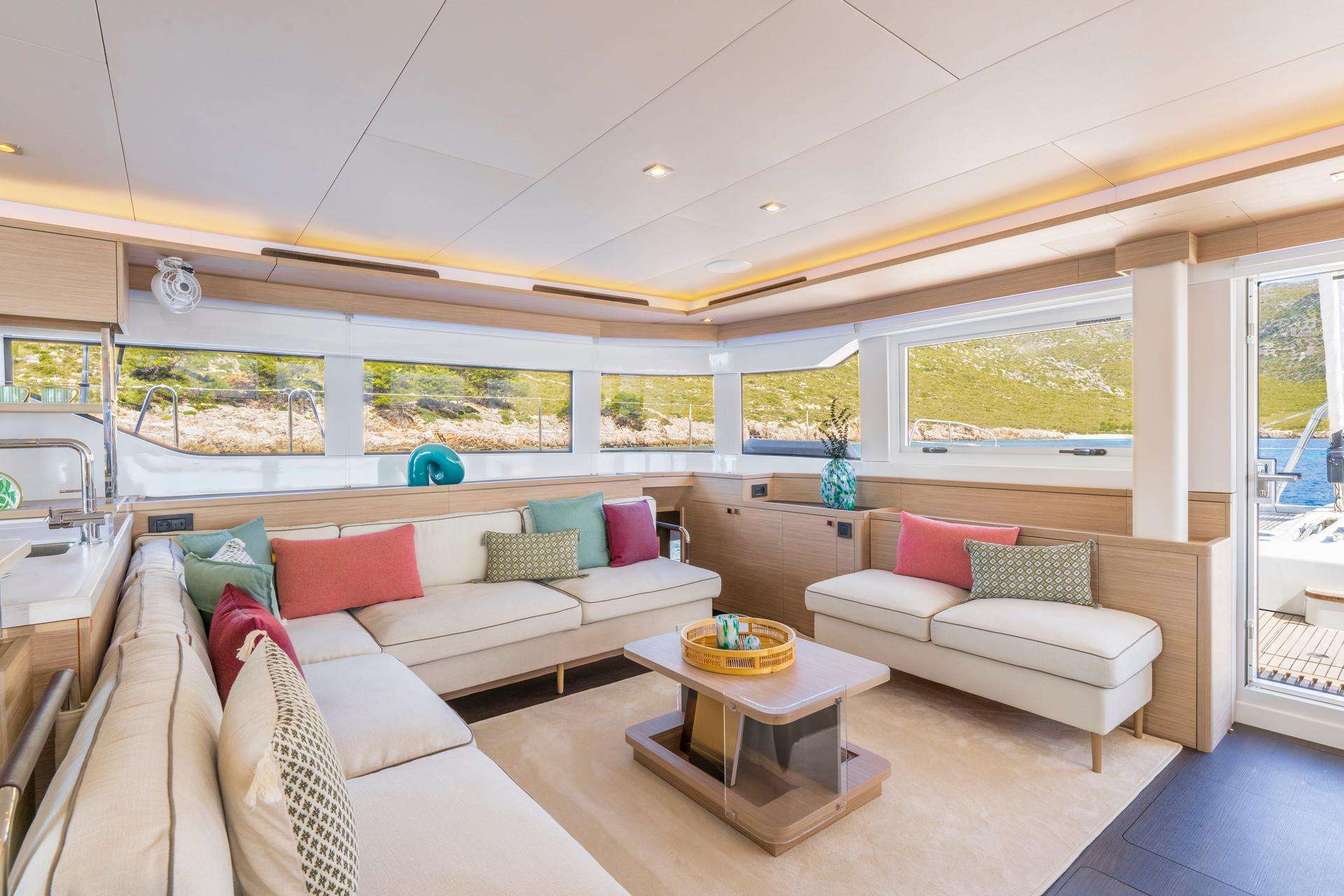 GRACE 60 Lagoon 60 - aft lounge